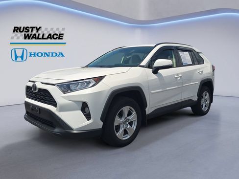Used 2020 Toyota RAV4 XLE w/ Convenience Package AWD/4WD image 1