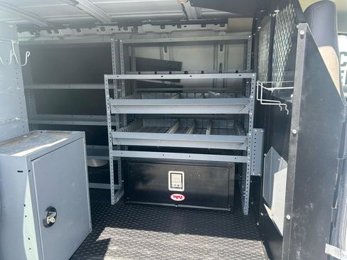 Used 2016 Chevrolet Express 2500 RWD image 20