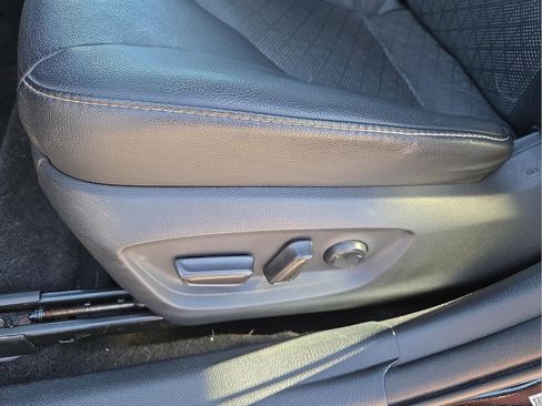 Used 2018 Toyota Camry XSE image 14