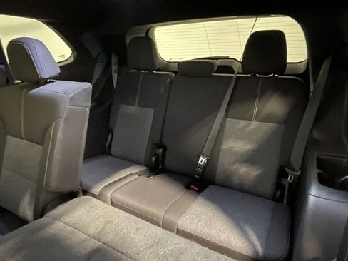 Used 2025 GMC Acadia Elevation image 23