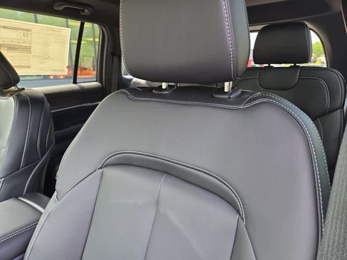 New 2026 Jeep Grand Cherokee Limited AWD/4WD image 13
