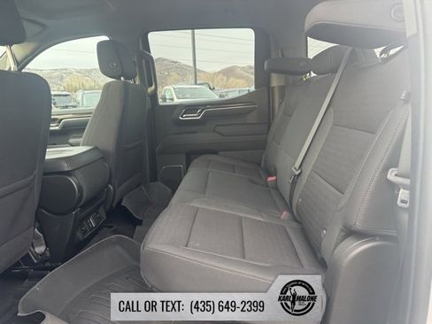 Used 2023 GMC Sierra 1500 SLE image 17