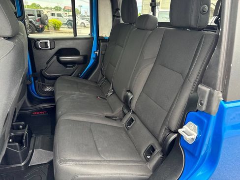 Used 2021 Jeep Gladiator Sport AWD/4WD image 20
