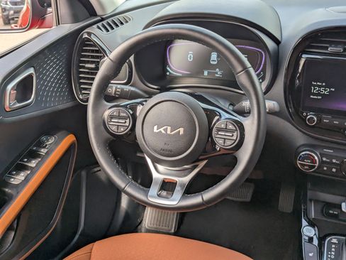Used 2025 Kia Soul EX image 13