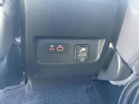 Certified 2022 Nissan Frontier SV w/ Technology Package image 17