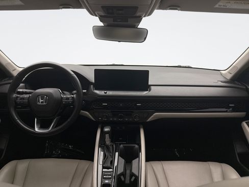 Used 2023 Honda Accord Touring image 14