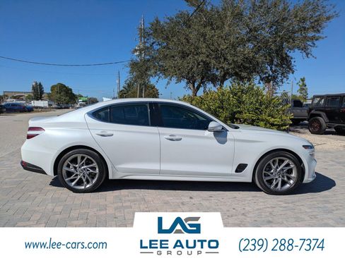 Used 2022 Genesis G70 2.0T image 2