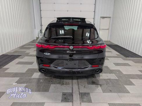 Used 2024 Alfa Romeo Tonale Veloce w/ Active Assist Package AWD/4WD image 3