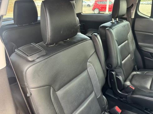 Used 2019 GMC Acadia SLT image 22