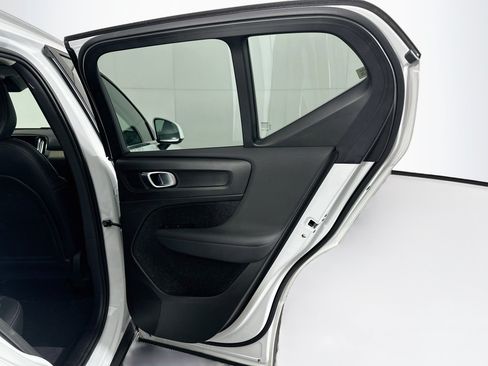 Used 2023 Volvo XC40 B5 Ultimate w/ Protection Package Premier AWD/4WD image 31