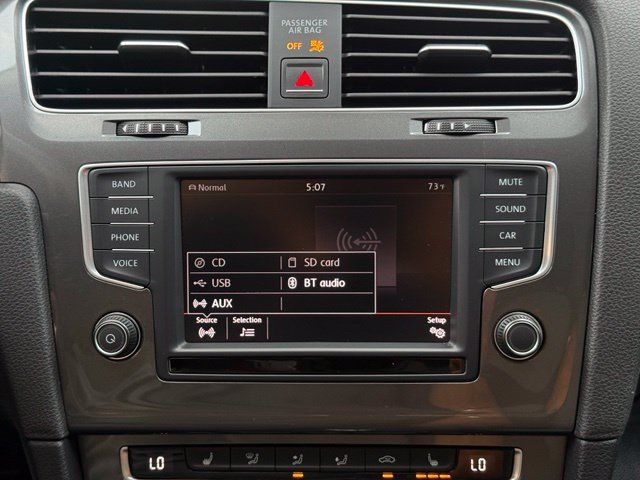 Used 2016 Volkswagen e-Golf SE w/ DC Fast Charging Package FWD image 26