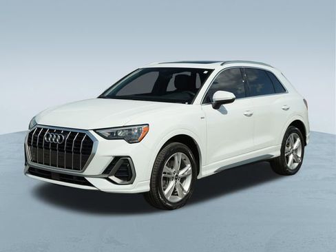 Used 2021 Audi Q3 2.0T Premium w/ Convenience Package AWD/4WD image 3