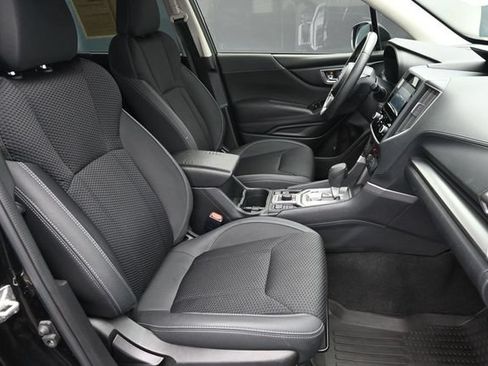 Used 2023 Subaru Forester Premium AWD/4WD image 30