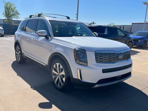 Used 2020 Kia Telluride S image 3