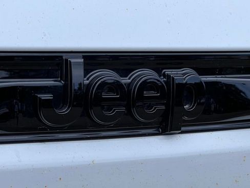 Used 2024 Jeep Grand Cherokee Limited w/ Black Appearance Package AWD/4WD image 47