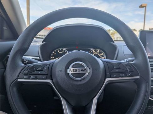 Used 2022 Nissan Altima 2.5 SV image 24