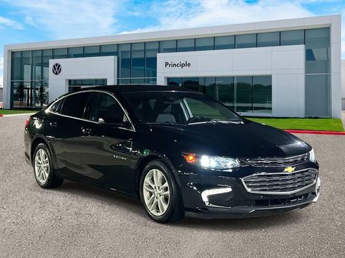 Used 2018 Chevrolet Malibu Hybrid w/ Driver Confidence Package image 2
