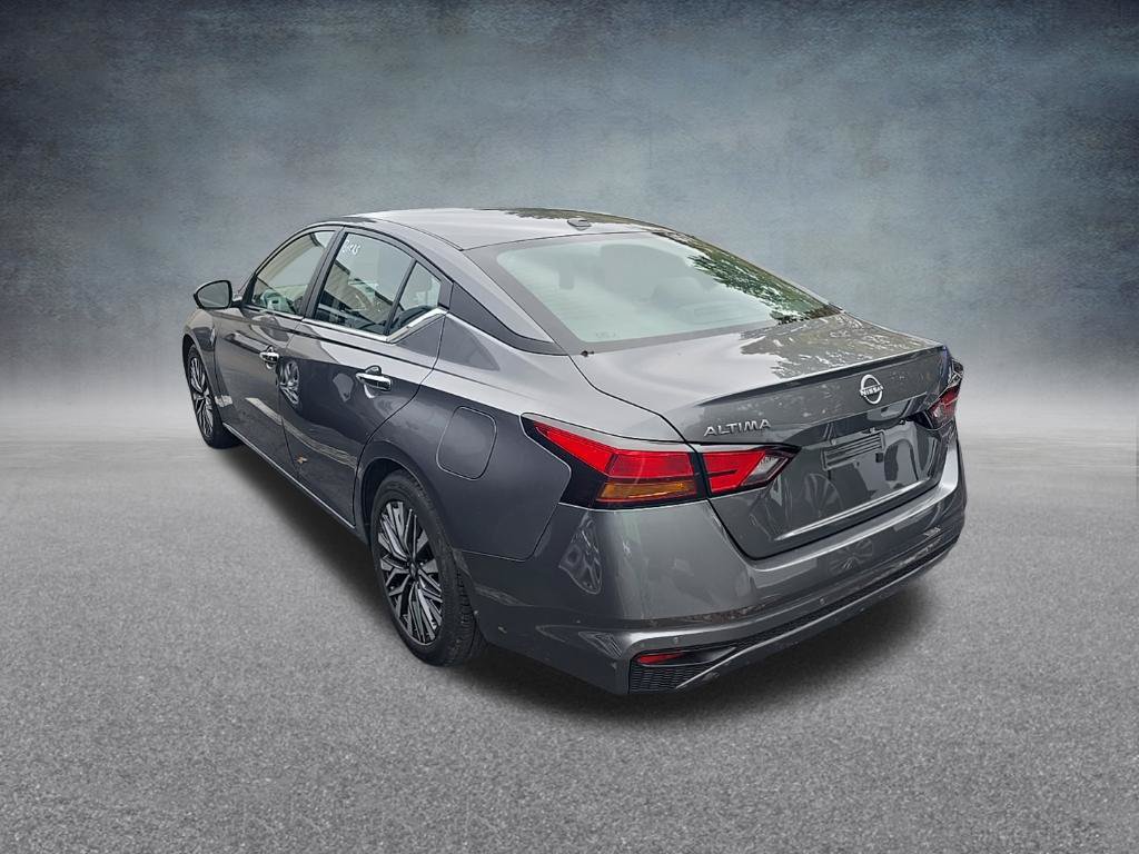 Used 2025 Nissan Altima 2.5 SV FWD image 5