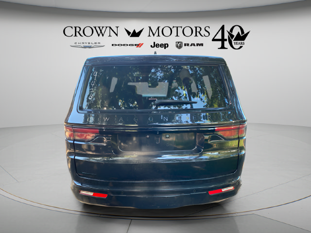 Used 2023 Jeep Wagoneer Series II AWD/4WD image 4
