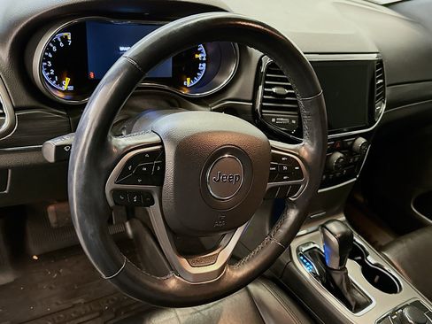 Used 2020 Jeep Grand Cherokee Limited image 18