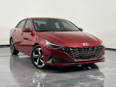 Used 2023 Hyundai Elantra Limited w/ Cargo Package FWD image 2