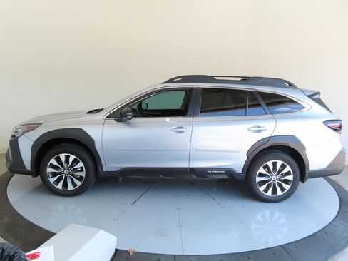 Used 2025 Subaru Outback Limited w/ Popular Package #2 image 9