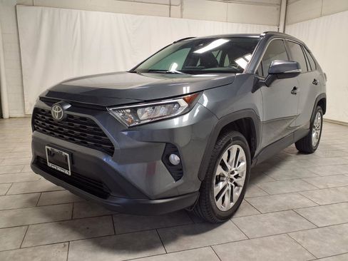 Used 2021 Toyota RAV4 XLE Premium FWD image 3