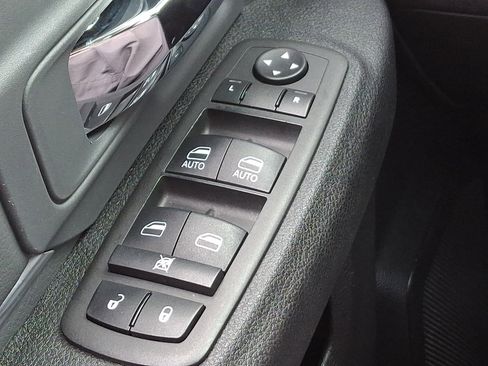 Used 2024 RAM 1500 Classic SLT image 22