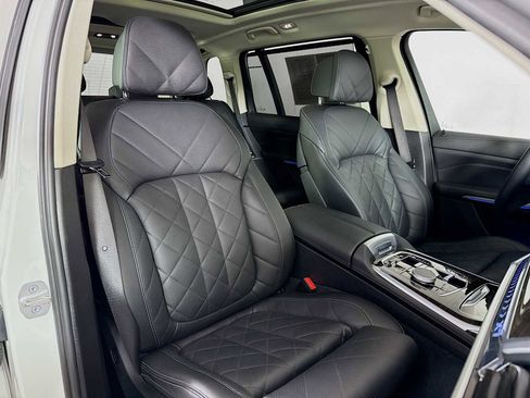 Used 2023 BMW X7 xDrive40i w/ Premium Package image 29