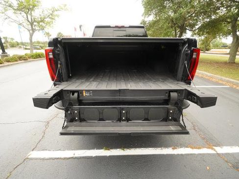 Used 2024 GMC Sierra 2500 Denali w/ Denali Reserve Package AWD/4WD image 12
