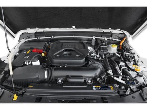 Certified 2025 Jeep Wrangler Sahara w/ Safety Group image 15