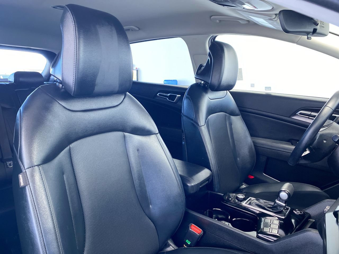Certified 2025 Kia Sportage EX FWD image 30