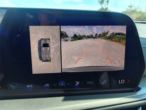 New 2025 Chevrolet Traverse LT w/ Enhanced Driving Package image 26