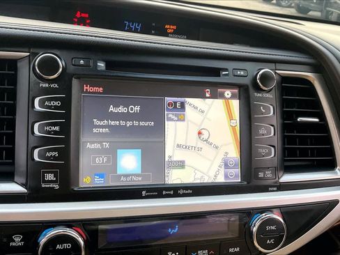 Used 2017 Toyota Highlander Limited image 32