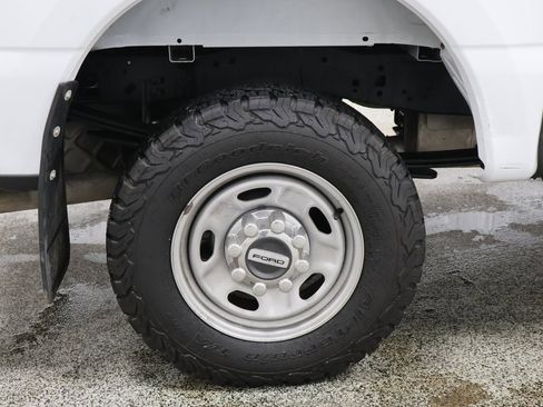 Used 2024 Ford F250 XL w/ XL Chrome Package image 31