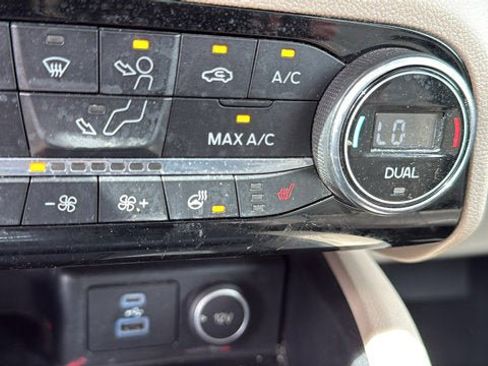 Used 2021 Ford Escape SEL w/ Technology Package AWD/4WD image 21