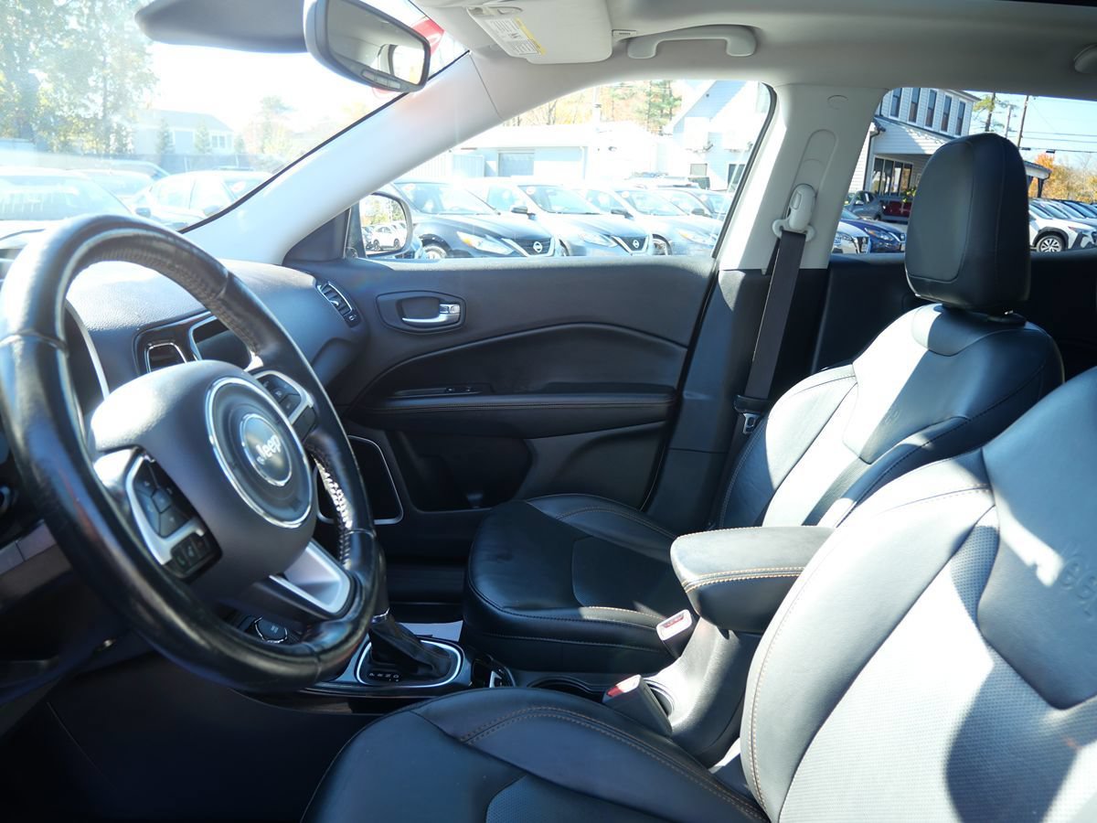 Used 2018 Jeep Compass Limited w/ Navigation Group AWD/4WD image 10