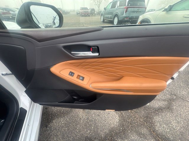 Used 2021 Toyota Avalon Limited w/ Advanced Safety Package FWD image 19