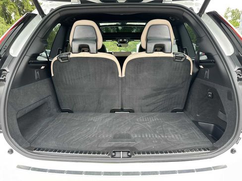 Used 2025 Volvo XC90 B6 Plus w/ Protection Package Premier AWD/4WD image 14