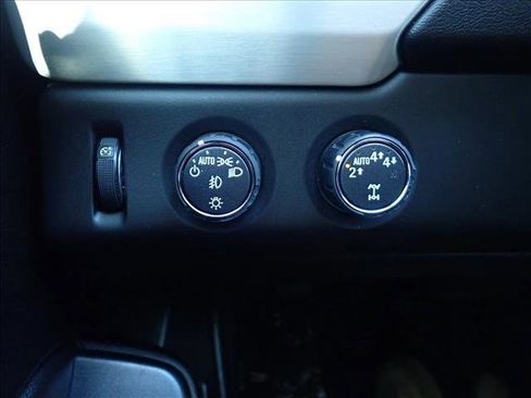 Used 2020 GMC Yukon SLT image 24