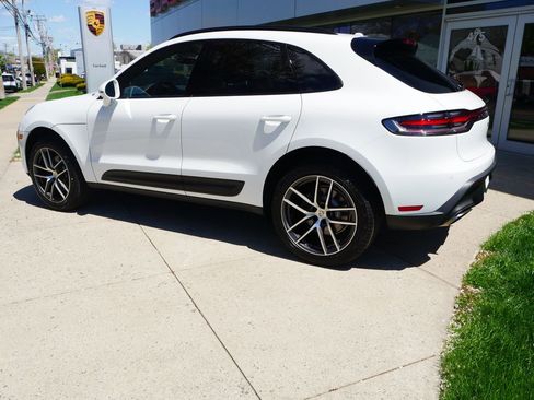 New 2026 Porsche Macan AWD/4WD image 3