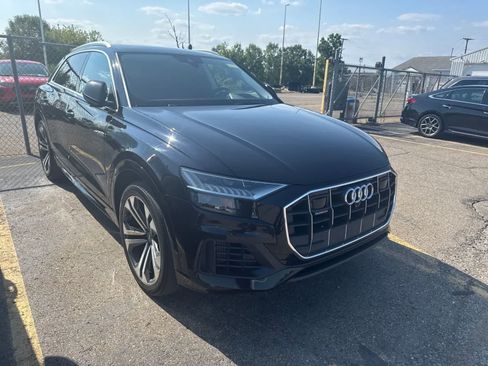 Used 2019 Audi Q8 Prestige AWD/4WD image 6