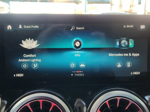 Used 2022 Mercedes-Benz GLB 250 4MATIC image 23