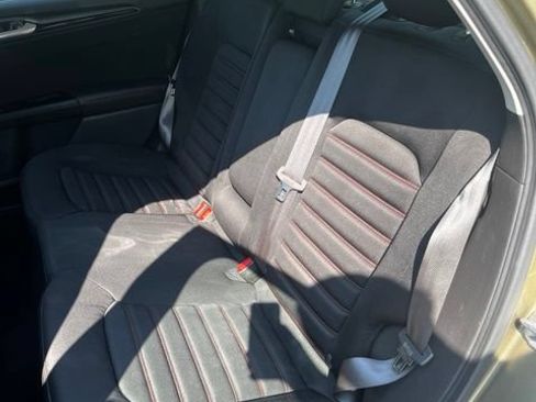 Used 2013 Ford Fusion SE FWD image 12