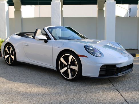 New 2026 Porsche 911 Carrera 4S image 9