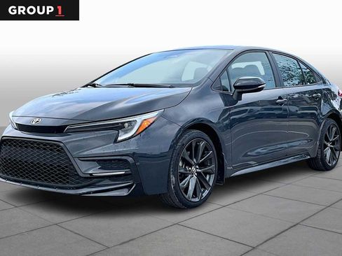 Used 2025 Toyota Corolla SE image 1