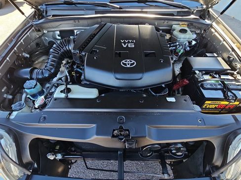 Used 2004 Toyota 4Runner Limited image 19