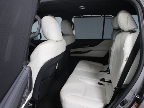 Used 2024 Lexus LX 600 4WD w/ Luxury Package image 24