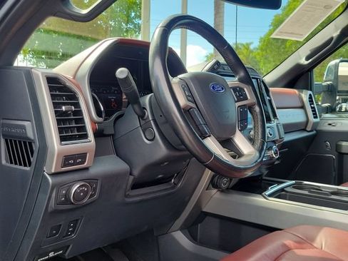 Used 2022 Ford F350 Platinum w/ FX4 Off-Road Package AWD/4WD image 14