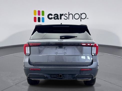 Used 2025 Ford Explorer ST-Line w/ ST-Line Street Pack image 4